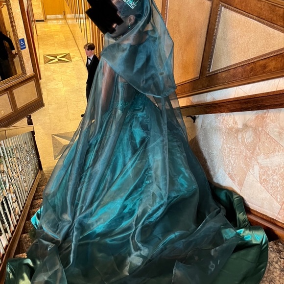 Custom emerald green dress with detachable ball gown skirt and sheer cape - Picture 4 of 4